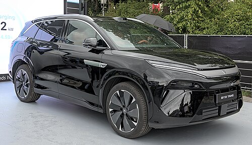 BYD Tang L EV สีดำ มุมหน้าเฉียง จัดแสดงในงาน IAA Mobility 2025 ที่มิวนิก