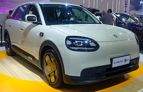 Chery QEV (QQ3 EV รุ่นที่ 3) สีขาวครีม จัดแสดงในงาน Philippine International Motor Show 2026