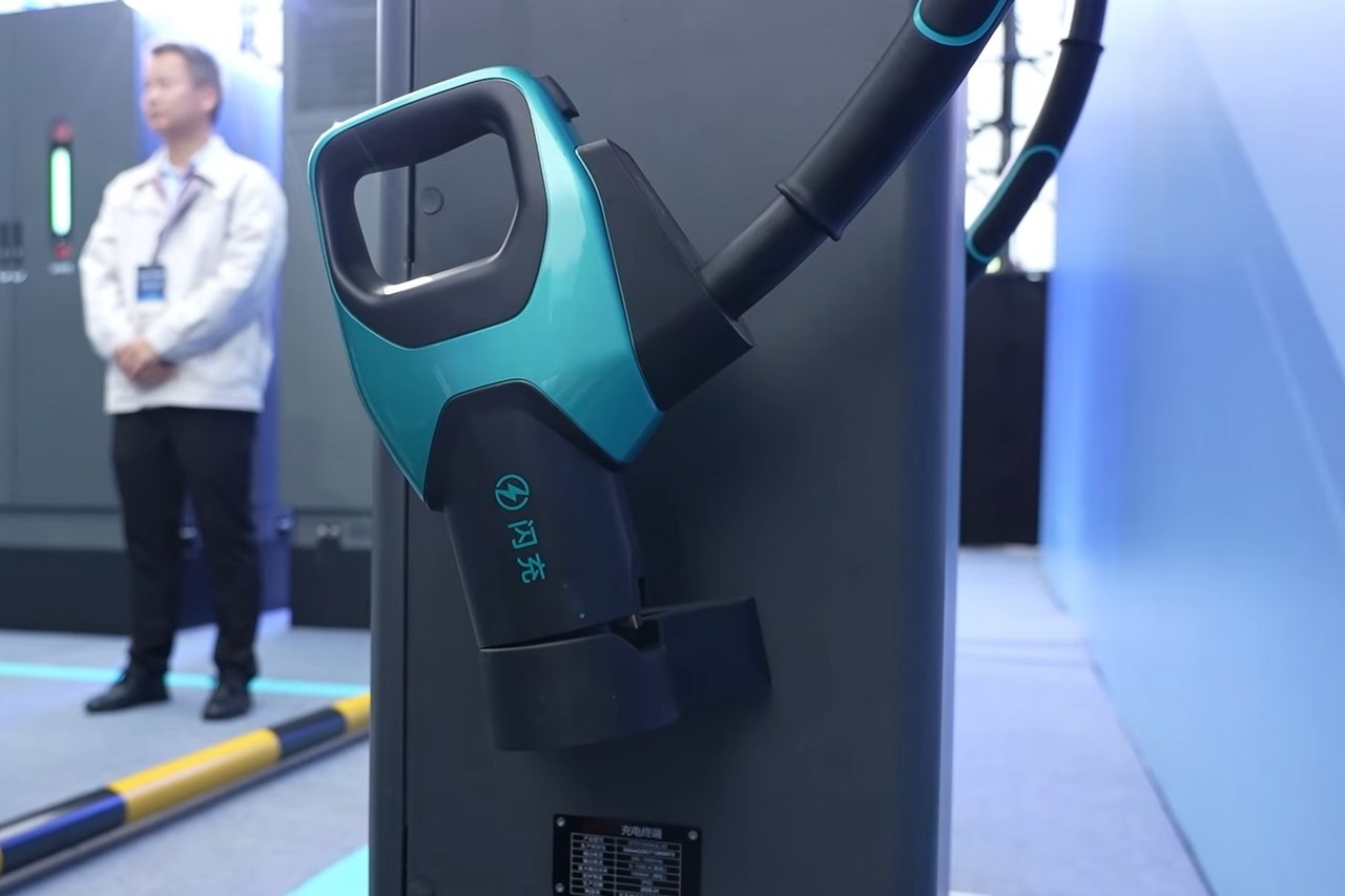หัวชาร์จ BYD Flash Charging กำลัง 1,500 kW