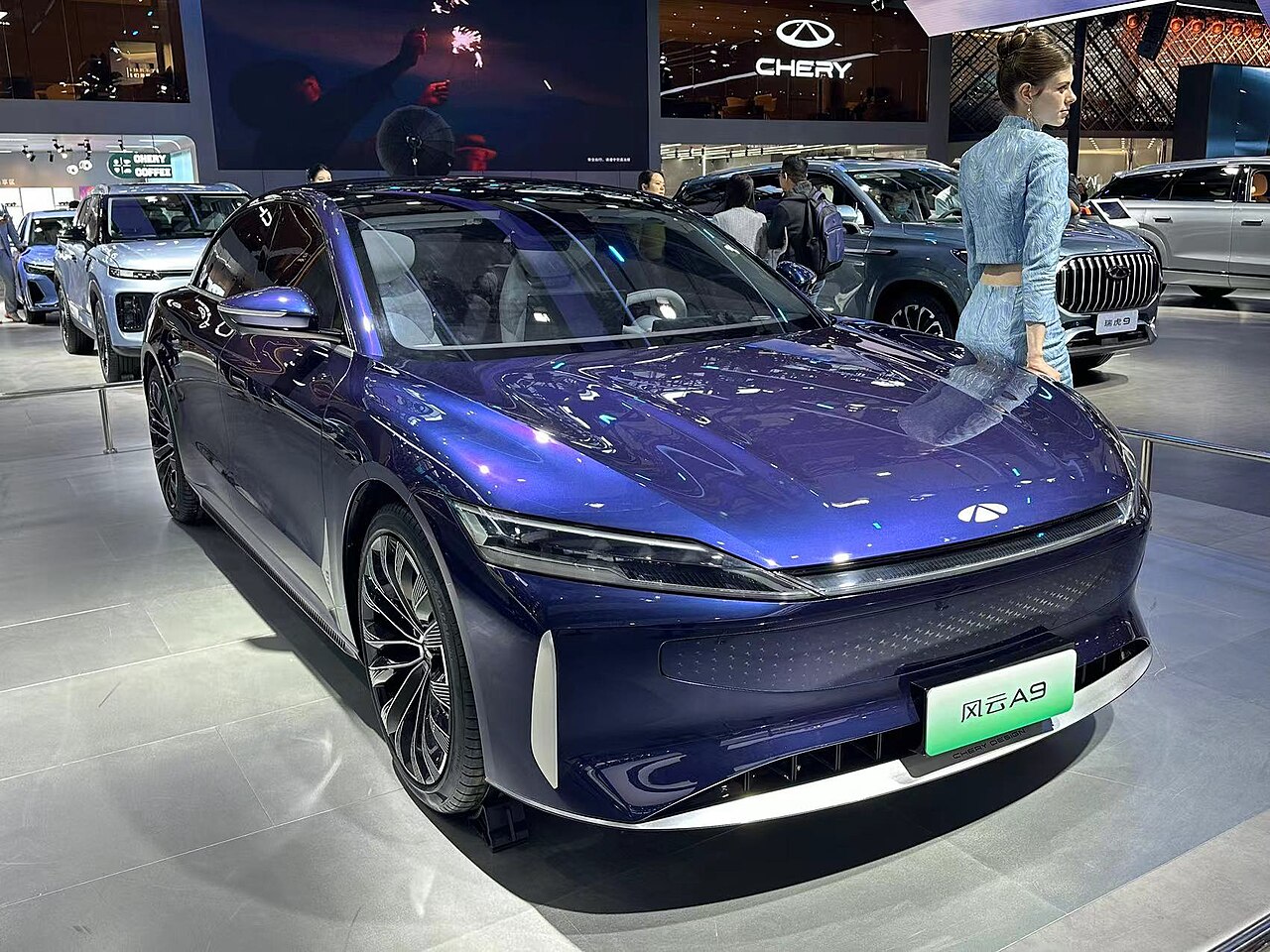 Chery Fulwin A9 ซีดานไฟฟ้าสีน้ำเงิน จัดแสดงในงานมอเตอร์โชว์กวางโจว