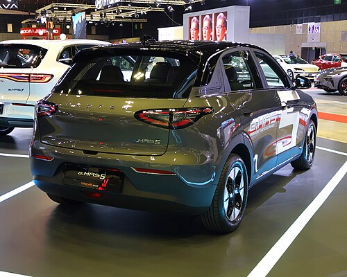 Proton e.MAS 5 สีเทา มุมด้านหลัง จัดแสดงในงานมอเตอร์โชว์