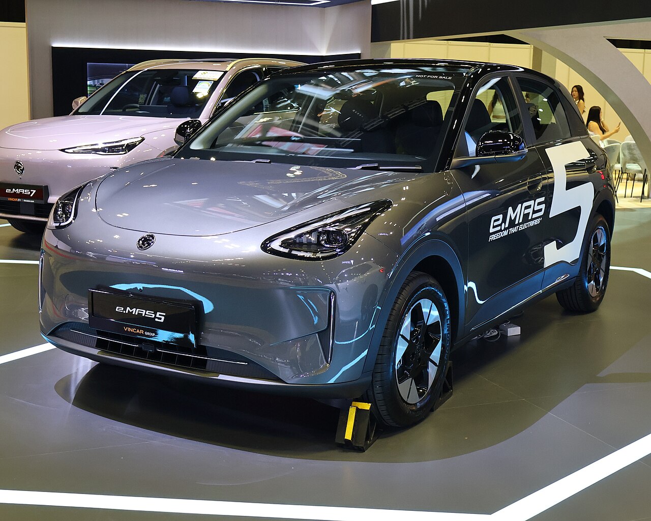 Proton e.MAS 5 สีเทา จัดแสดงในงาน Singapore Motorshow 2026