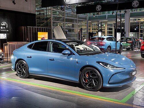 MG IM5 สีฟ้า จัดแสดงในงาน Auto Zürich 2025