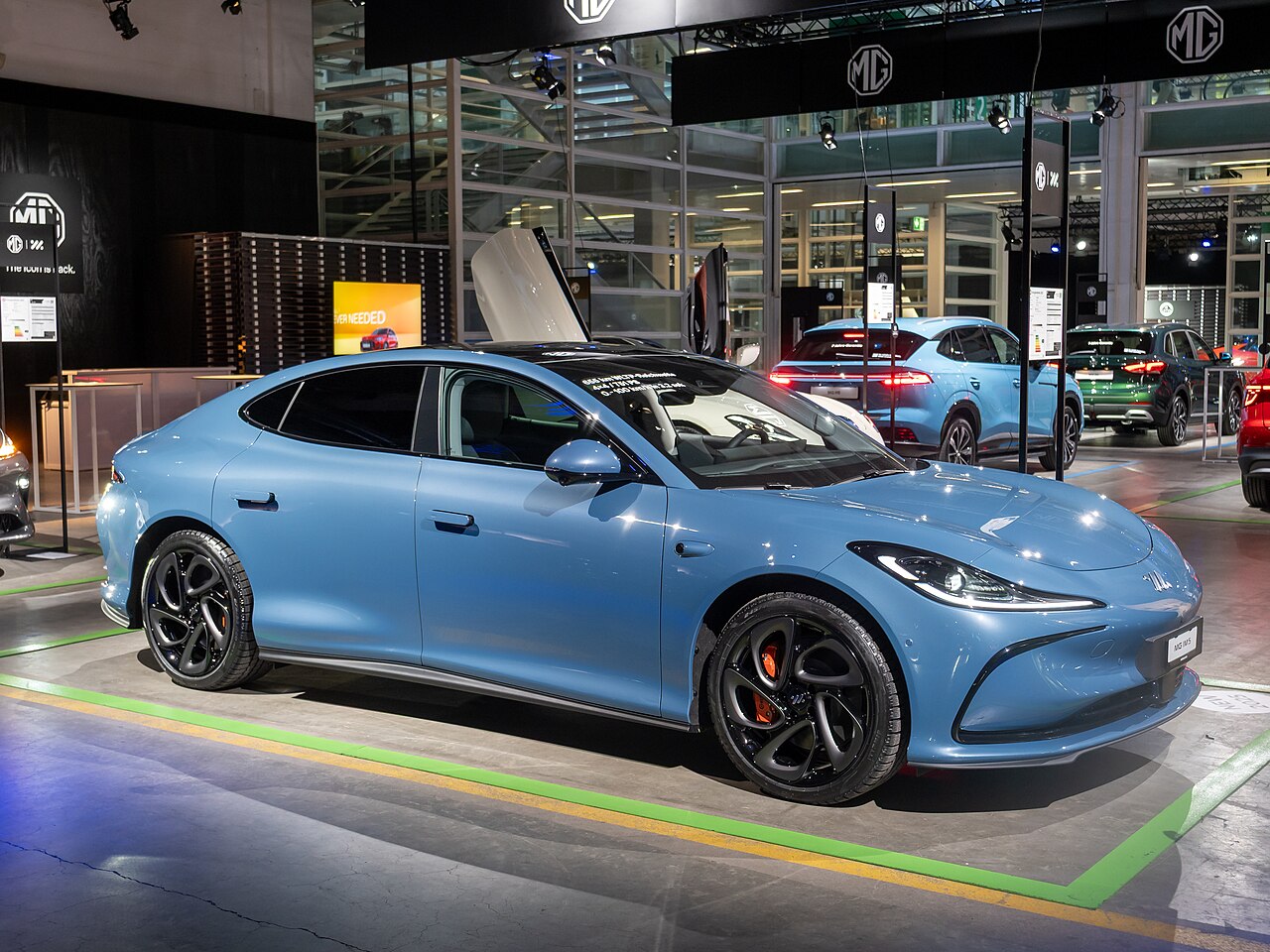 MG IM5 สีฟ้า จัดแสดงในงาน Auto Zürich 2025