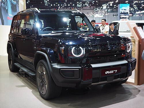 iCAUR V27 Prestige AWD สีดำ จัดแสดงในงานแสดงรถยนต์